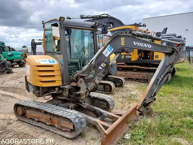 MINIPELLE VOLVO EC 35 C - 2015 / 5193 HEURES - Mini excavator: picture 2 MINIPELLE VOLVO EC 35 C - 2015 / 5193 HEURES - Mini excavator: picture 2