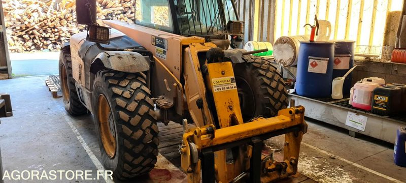 CHARIOT TELESCOPIQUE - ES 8275 - 8689 HEURES - Material handling equipment: picture 4 CHARIOT TELESCOPIQUE - ES 8275 - 8689 HEURES - Material handling equipment: picture 4