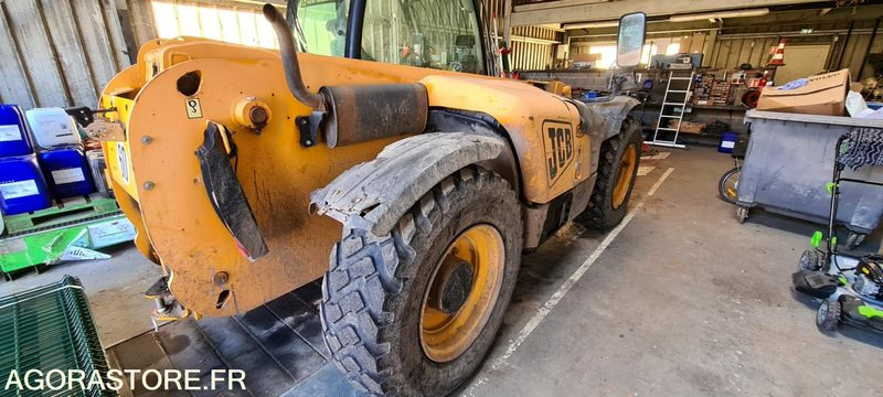 CHARIOT TELESCOPIQUE - ES 8275 - 8689 HEURES - Material handling equipment: picture 5 CHARIOT TELESCOPIQUE - ES 8275 - 8689 HEURES - Material handling equipment: picture 5