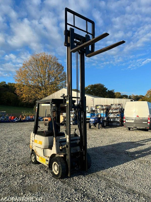 Caterpillar chariot élévateur diesel - Material handling equipment: picture 3 Caterpillar chariot élévateur diesel - Material handling equipment: picture 3