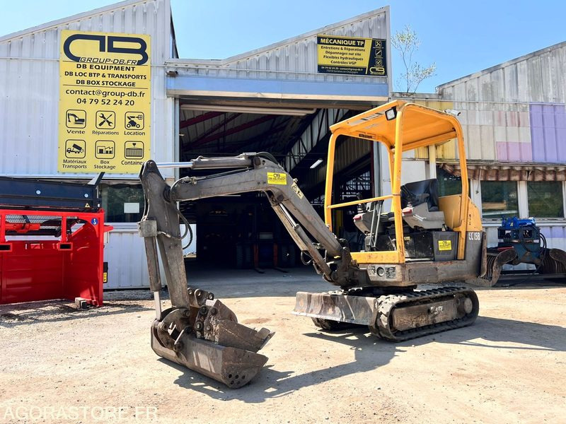 Mini-pelle Volvo EC15 B XT 1,5T - Année 2004 - 2290 heures - Mini excavator: picture 1 Mini-pelle Volvo EC15 B XT 1,5T - Année 2004 - 2290 heures - Mini excavator: picture 1