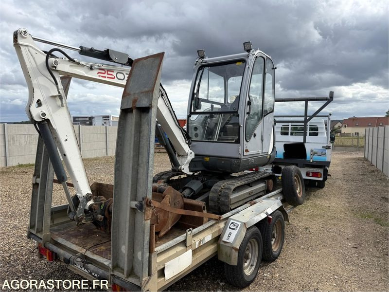 Mini pelle Wacker Neuson Modèle 25 03 - 2018 - 2556 heures avec remorque - Excavator: picture 2 Mini pelle Wacker Neuson Modèle 25 03 - 2018 - 2556 heures avec remorque - Excavator: picture 2