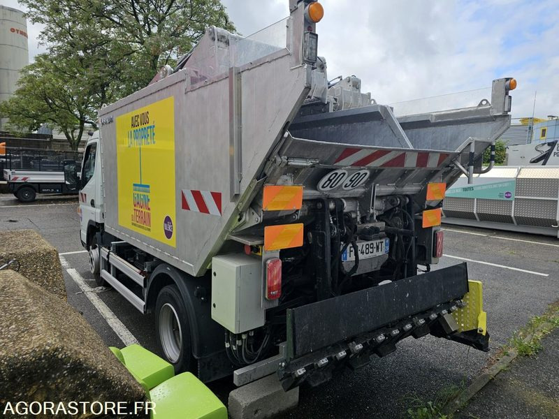 Mitsubishi Canter Fuso 7C15 - FQ489WT - 2020 - 10747 kms - Garbage truck: picture 4 Mitsubishi Canter Fuso 7C15 - FQ489WT - 2020 - 10747 kms - Garbage truck: picture 4