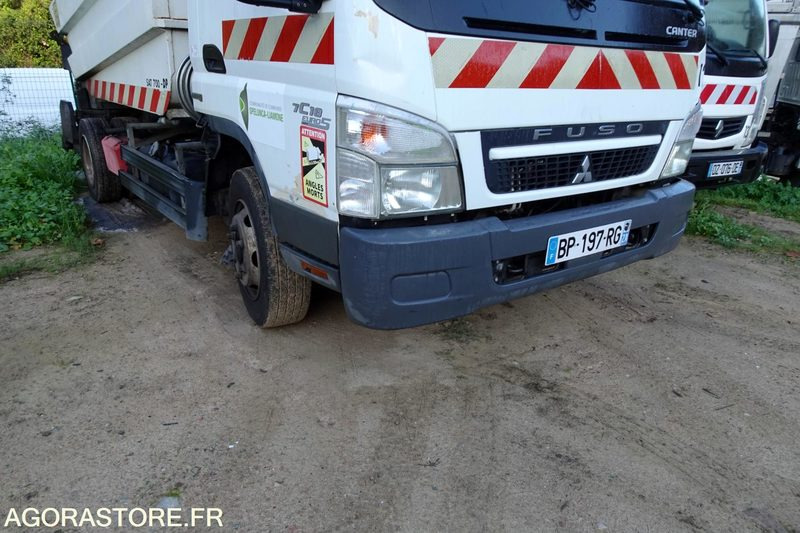 Mitsubishi Fuso - Garbage truck: picture 2 Mitsubishi Fuso - Garbage truck: picture 2