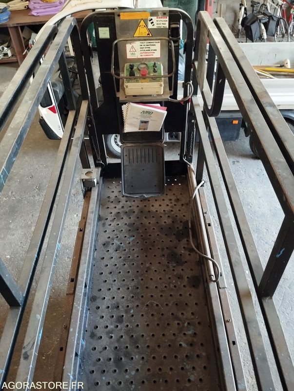 NACELLE CISEAUX AIRO SF820 IR - Aerial platform: picture 4 NACELLE CISEAUX AIRO SF820 IR - Aerial platform: picture 4