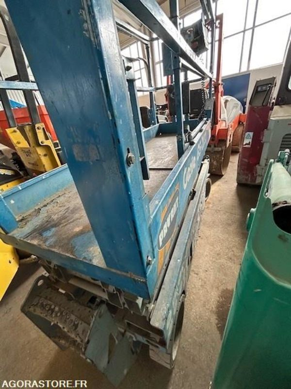 NACELLE CISEAUX GENIE GS-2032 423 HRS 2006 - Scissor lift: picture 3 NACELLE CISEAUX GENIE GS-2032 423 HRS 2006 - Scissor lift: picture 3