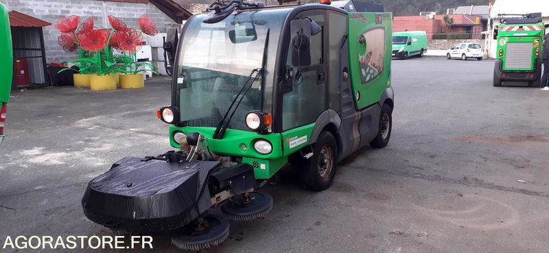 BROSSEUSE ASPIRATIRICE AQUAZURA MC200 - Other machinery: picture 1 BROSSEUSE ASPIRATIRICE AQUAZURA MC200 - Other machinery: picture 1