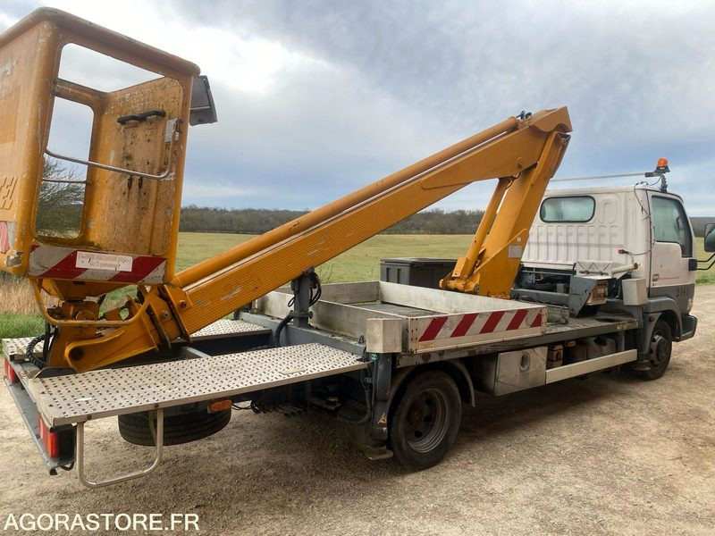 Nacelle Multitel 160 ALU DS monté sur Nissan Cabstar - Other machinery: picture 2 Nacelle Multitel 160 ALU DS monté sur Nissan Cabstar - Other machinery: picture 2