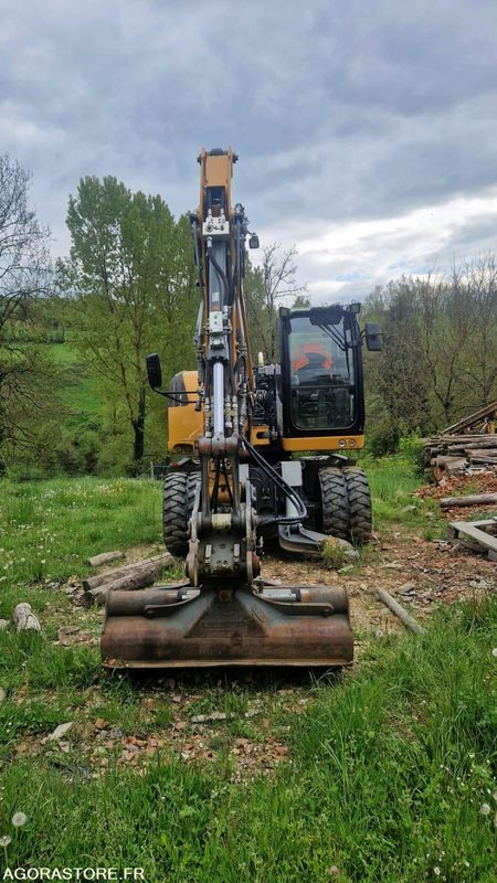 PELLE A PNEUS A912 COMPACT 2 godets - LIEBHERR - 2019 - 2820h - Excavator: picture 4 PELLE A PNEUS A912 COMPACT 2 godets - LIEBHERR - 2019 - 2820h - Excavator: picture 4
