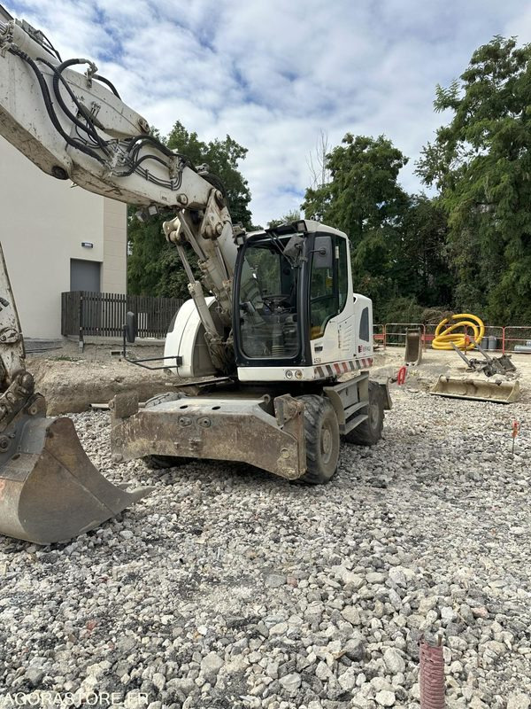 PELLE A PNEUS - LIEBHERR A914 - 2013 / 14455 HEURES (MA529) - Excavator: picture 2 PELLE A PNEUS - LIEBHERR A914 - 2013 / 14455 HEURES (MA529) - Excavator: picture 2