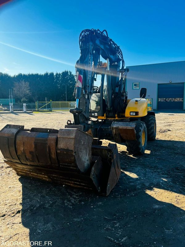 PELLE - MECALAC - 12MXT - 2006 / 4085 HEURES - Excavator: picture 1 PELLE - MECALAC - 12MXT - 2006 / 4085 HEURES - Excavator: picture 1