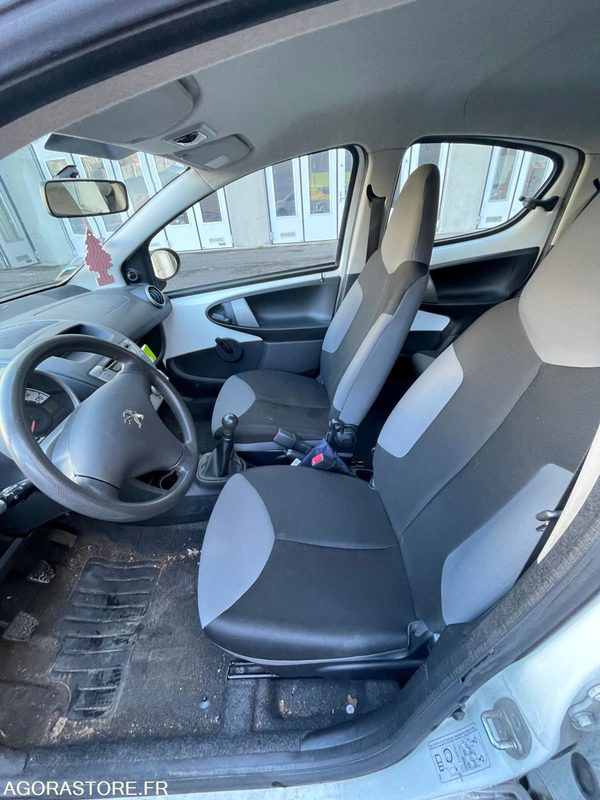 PEUGEOT 107 CL-099-LQ - Car: picture 5 PEUGEOT 107 CL-099-LQ - Car: picture 5