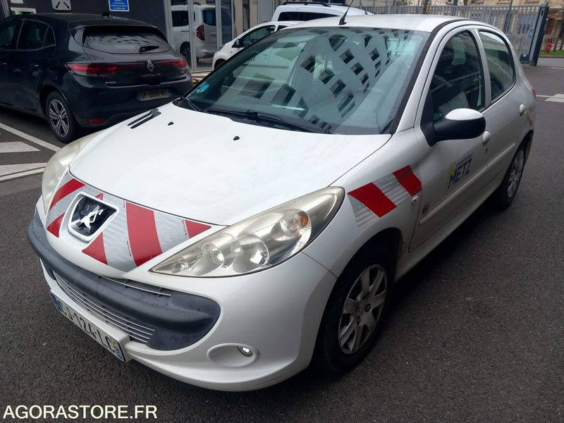 PEUGEOT 206+ 1.4i 73 cv - bon état - 103 800 km - SANS CT - CJ-124-LC - Car: picture 1 PEUGEOT 206+ 1.4i 73 cv - bon état - 103 800 km - SANS CT - CJ-124-LC - Car: picture 1
