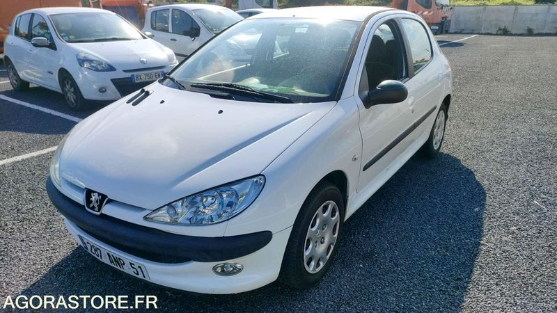 PEUGEOT 206 - 2005 - 101058kms - Car: picture 3 PEUGEOT 206 - 2005 - 101058kms - Car: picture 3