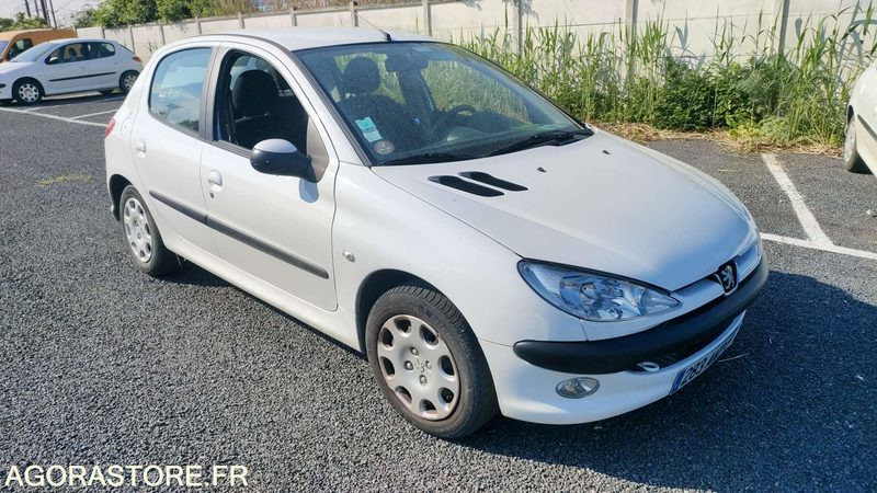 PEUGEOT 206 - 2005 - 142538kms - Car: picture 1 PEUGEOT 206 - 2005 - 142538kms - Car: picture 1