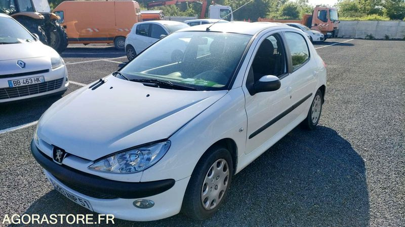 PEUGEOT 206 - 2005 - 142538kms - Car: picture 2 PEUGEOT 206 - 2005 - 142538kms - Car: picture 2