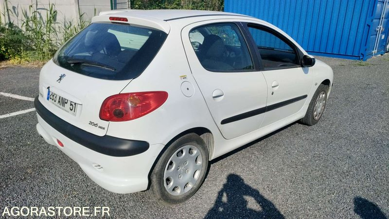 PEUGEOT 206 - 2005 - 142538kms - Car: picture 4 PEUGEOT 206 - 2005 - 142538kms - Car: picture 4