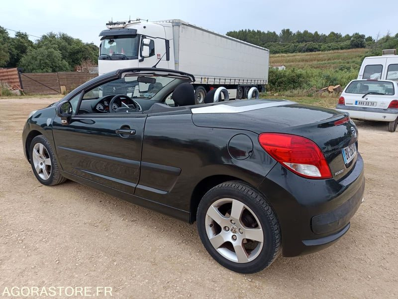 Car PEUGEOT 207 CC - 2011 - 98100KMS: picture 6
