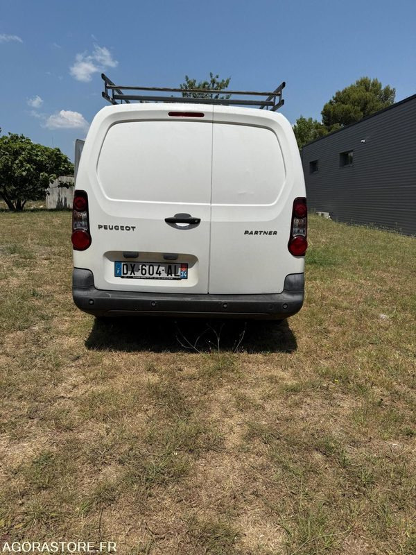 PEUGEOT PARTNER 121 L2 1.6 HDI 90 BVM5 - 2015 / 248865 KM - Small van: picture 4 PEUGEOT PARTNER 121 L2 1.6 HDI 90 BVM5 - 2015 / 248865 KM - Small van: picture 4