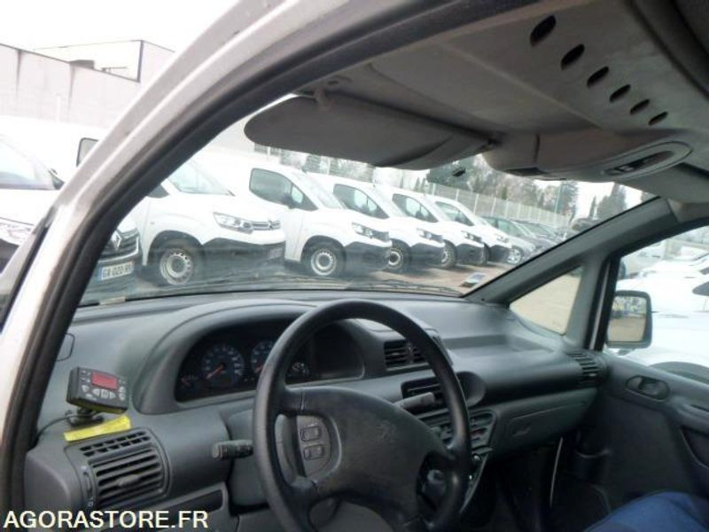 Leasing of  PEUGEOT expert frigorifique - 2003 - 96 210km - BON ETAT PEUGEOT expert frigorifique - 2003 - 96 210km - BON ETAT: picture 8