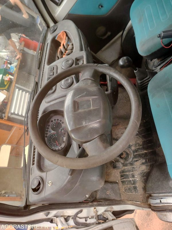 PIAGGIO PORTER 60683kms - 2011 - Tipper van: picture 3 PIAGGIO PORTER 60683kms - 2011 - Tipper van: picture 3