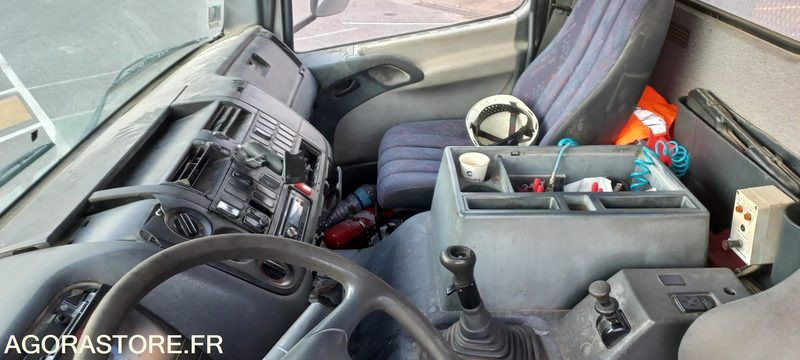 PORTEUR 19T MERCEDES MULTI 339000 km de 1999 (R30223) - Skip loader truck: picture 5 PORTEUR 19T MERCEDES MULTI 339000 km de 1999 (R30223) - Skip loader truck: picture 5