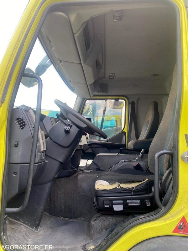 PORTEUR BOM 26T VOLVO GEESINK - 160803km- 2014 (4002) - Garbage truck: picture 5 PORTEUR BOM 26T VOLVO GEESINK - 160803km- 2014 (4002) - Garbage truck: picture 5