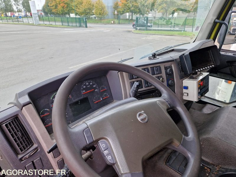 PORTEUR BOM 26T VOLVO GEESINK (C4005) 2014 (120579 KMS) - Garbage truck: picture 5 PORTEUR BOM 26T VOLVO GEESINK (C4005) 2014 (120579 KMS) - Garbage truck: picture 5