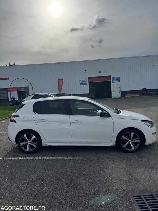 Peugeot 308 1.6 HDi 90 CV phase 2 T9 - 2014 - 172 500 KMS - Car: picture 2 Peugeot 308 1.6 HDi 90 CV phase 2 T9 - 2014 - 172 500 KMS - Car: picture 2