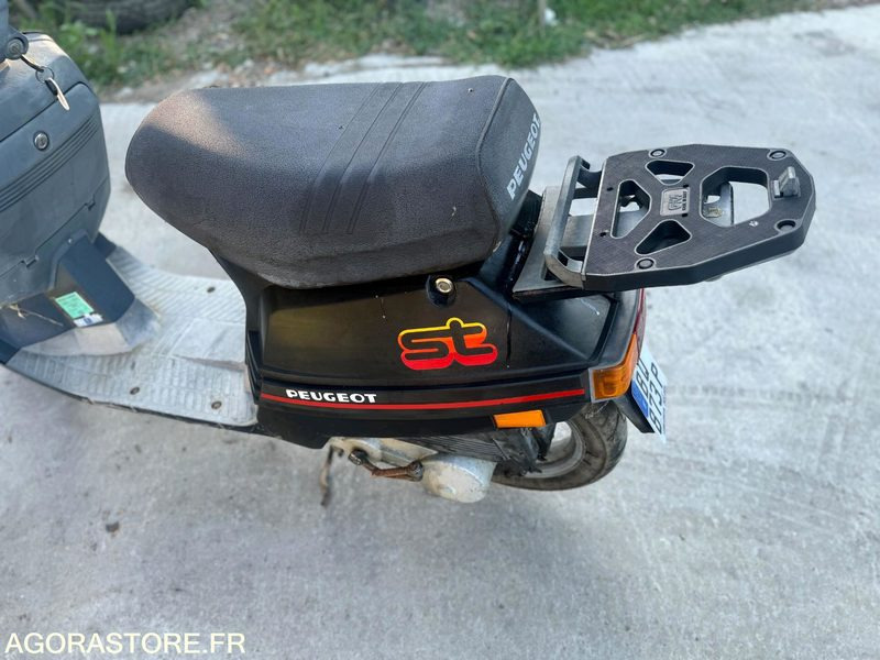 Peugeot ST L2 - 50 CM3 - 6652 KM - année 1991 - Motorcycle: picture 3 Peugeot ST L2 - 50 CM3 - 6652 KM - année 1991 - Motorcycle: picture 3