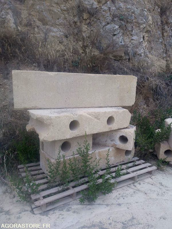 Pierre du Gard - Tool/ Equipment: picture 4 Pierre du Gard - Tool/ Equipment: picture 4