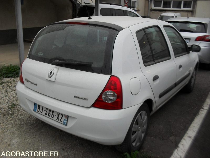 RENAULT CLIO 1.5 DCI 5 PORTES - Car: picture 3 RENAULT CLIO 1.5 DCI 5 PORTES - Car: picture 3