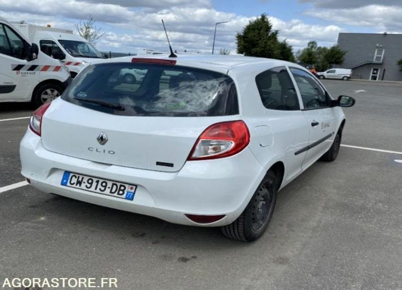 RENAULT CLIO / 160842 kms / 2013 / CW-919-DB - Car: picture 2 RENAULT CLIO / 160842 kms / 2013 / CW-919-DB - Car: picture 2