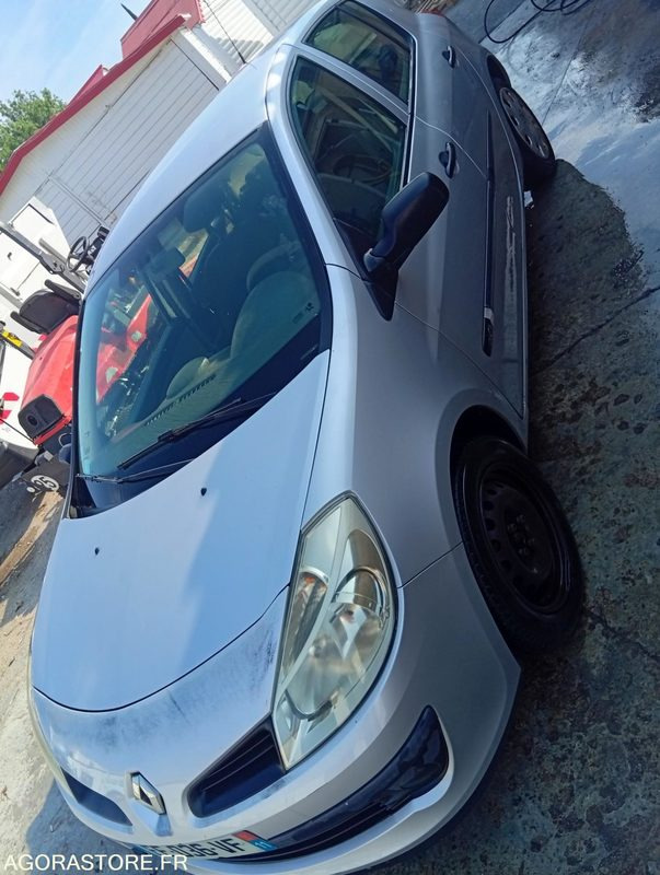 RENAULT CLIO 2005 156000km - Car: picture 3 RENAULT CLIO 2005 156000km - Car: picture 3