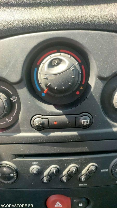RENAULT CLIO - 2008 - 182854kms - Car: picture 5 RENAULT CLIO - 2008 - 182854kms - Car: picture 5
