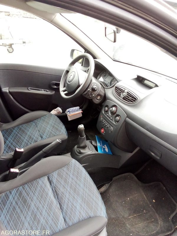 RENAULT CLIO 2008 - 91679 KMS - Car: picture 4 RENAULT CLIO 2008 - 91679 KMS - Car: picture 4