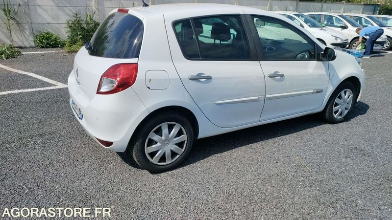 RENAULT CLIO - 2010 - 196673kms - Car: picture 2 RENAULT CLIO - 2010 - 196673kms - Car: picture 2