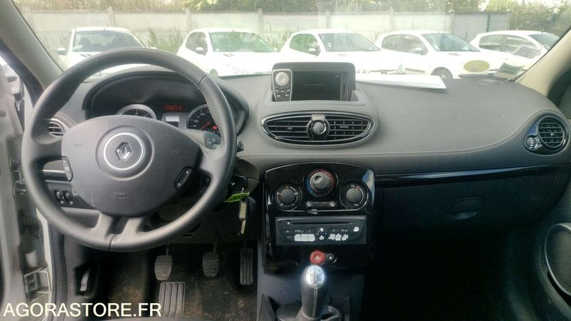 RENAULT CLIO - 2011 - 202079kms - Car: picture 4 RENAULT CLIO - 2011 - 202079kms - Car: picture 4