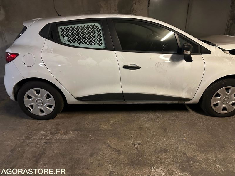 RENAULT CLIO - 2020 - 1858 KM - Car: picture 2 RENAULT CLIO - 2020 - 1858 KM - Car: picture 2