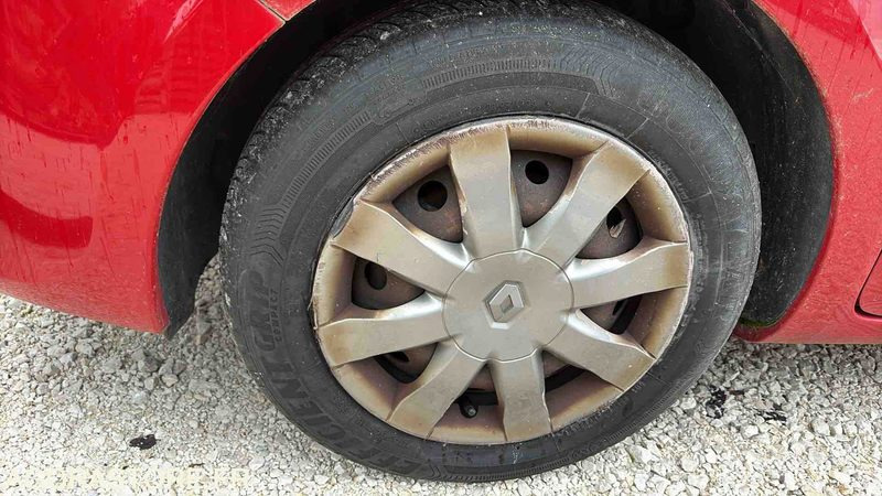 RENAULT CLIO 3 - 172 867 Kms- 2011-BR-693-MJ - Car: picture 5 RENAULT CLIO 3 - 172 867 Kms- 2011-BR-693-MJ - Car: picture 5