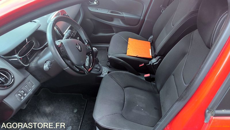 RENAULT CLIO IV ESTATE ZEN DCI 90 ECO2 - 2014 - 305509kms - Car: picture 3 RENAULT CLIO IV ESTATE ZEN DCI 90 ECO2 - 2014 - 305509kms - Car: picture 3