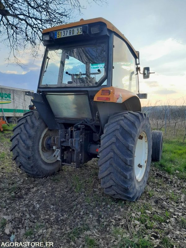 RENAULT ERGOS 100 - Farm tractor: picture 3 RENAULT ERGOS 100 - Farm tractor: picture 3