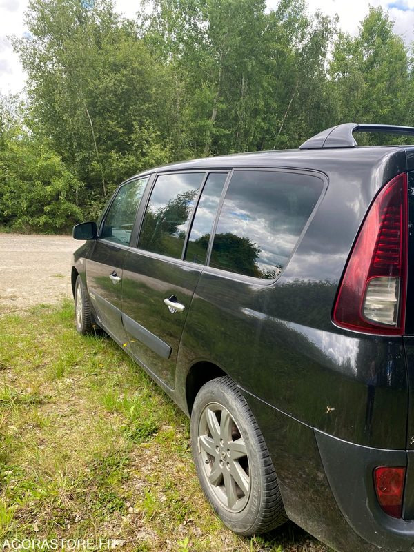 RENAULT ESPACE / 182 000 KM / 2011 / BY-961-XJ - Car: picture 4 RENAULT ESPACE / 182 000 KM / 2011 / BY-961-XJ - Car: picture 4