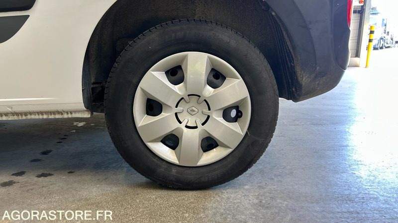 RENAULT KANGOO II MOTRICITE RENFORCEE 1ERE MAIN 2018 97800KMS CT OK - Small van: picture 5 RENAULT KANGOO II MOTRICITE RENFORCEE 1ERE MAIN 2018 97800KMS CT OK - Small van: picture 5