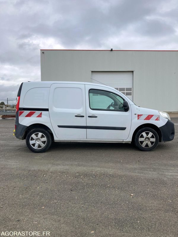 RENAULT KANGOO diesel - Année 2016 - 322 400 km - Small van: picture 5 RENAULT KANGOO diesel - Année 2016 - 322 400 km - Small van: picture 5