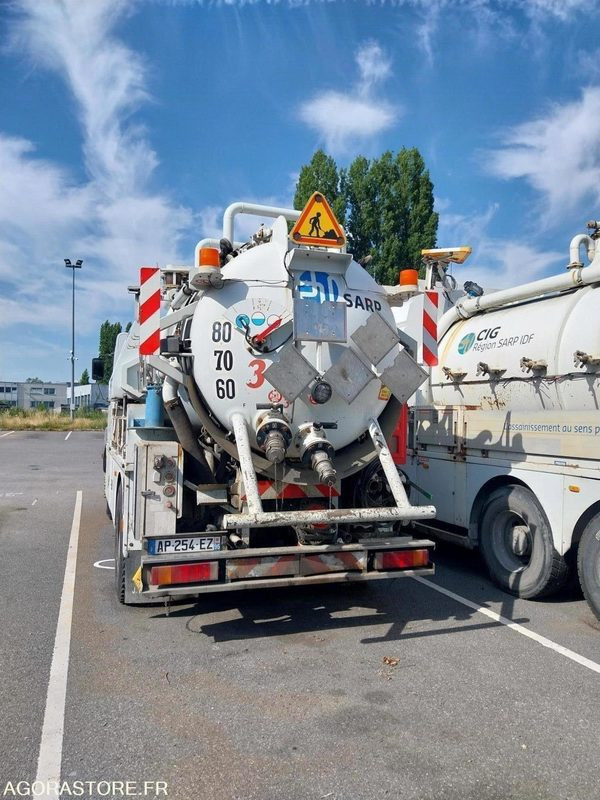 RENAULT Kerax 320 HUWER ADR 2002 (165000Km) ROULANT EXPORT UNIQUEMENT - Vacuum truck: picture 4 RENAULT Kerax 320 HUWER ADR 2002 (165000Km) ROULANT EXPORT UNIQUEMENT - Vacuum truck: picture 4