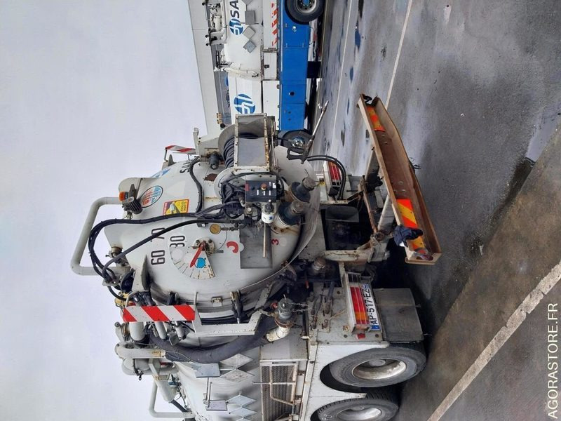 RENAULT Kerax 370 Dci HUWER ADR 2005 (258080Km) ROULANT EXPORT UNIQUEMENT - Vacuum truck: picture 3 RENAULT Kerax 370 Dci HUWER ADR 2005 (258080Km) ROULANT EXPORT UNIQUEMENT - Vacuum truck: picture 3