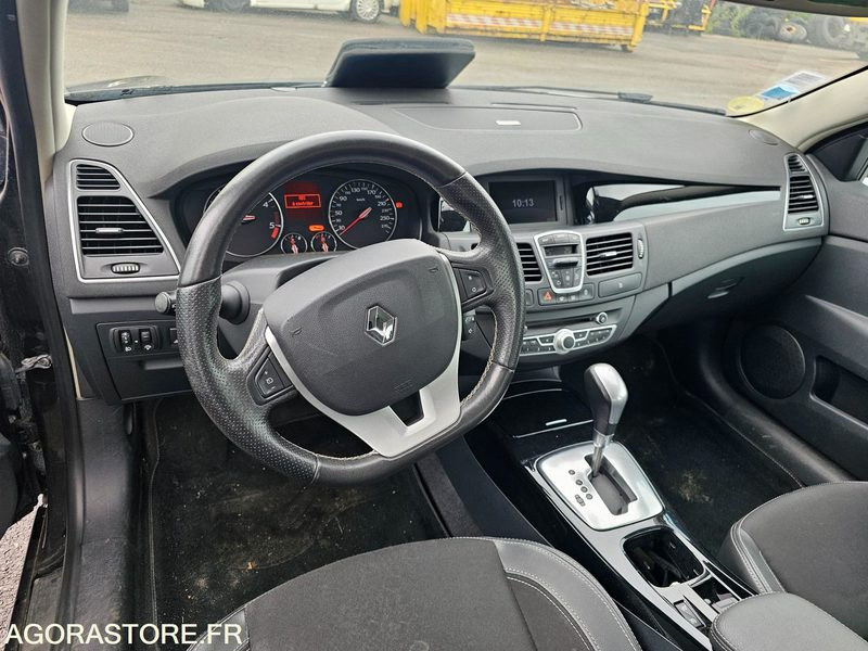 RENAULT LAGUNA - 2013 - 284237km - CP823YZ - Car: picture 5 RENAULT LAGUNA - 2013 - 284237km - CP823YZ - Car: picture 5