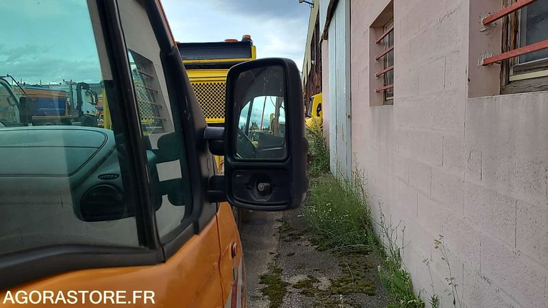 RENAULT MASTER - 2002 - 195884 KM - Panel van: picture 4 RENAULT MASTER - 2002 - 195884 KM - Panel van: picture 4