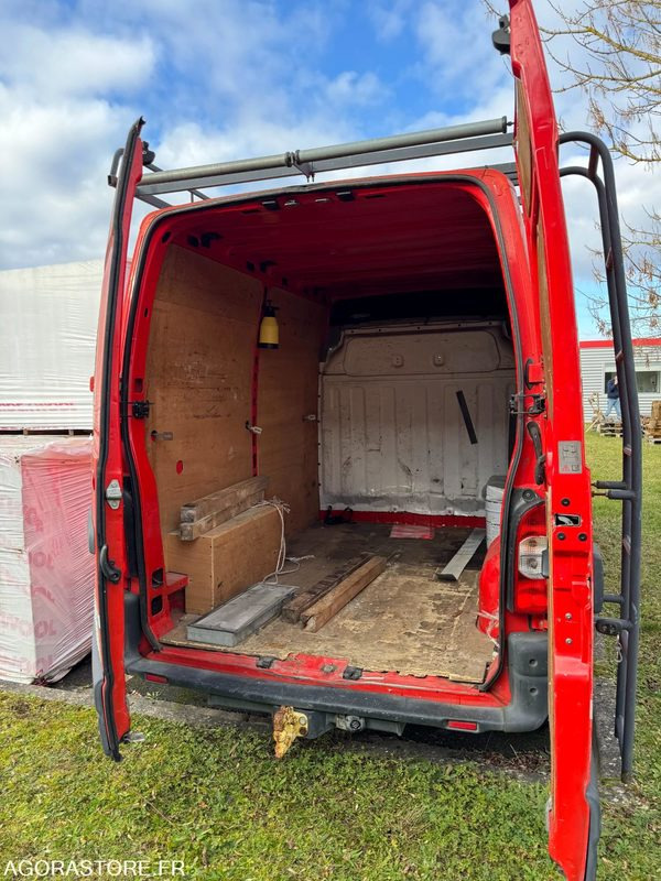 RENAULT MASTER AC 293 SY (233787 km) - Panel van: picture 4 RENAULT MASTER AC 293 SY (233787 km) - Panel van: picture 4